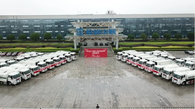 星空电竞环境批量环卫装备发往柬埔寨，助力“一带一路”建设