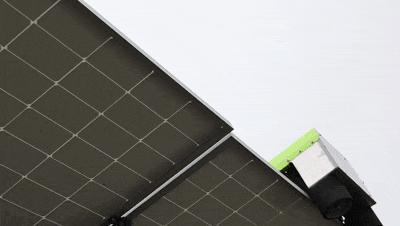 光伏发电效率飙升20% 星空电竞环境光伏清洁机器人震撼上市